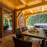 Wellness Drevenica Tále S Biliardom Chalet