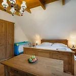 Wellness Drevenica Tale S Biliardom * Horna Lehota
